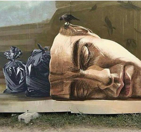 شاھ بىلەن مالاي